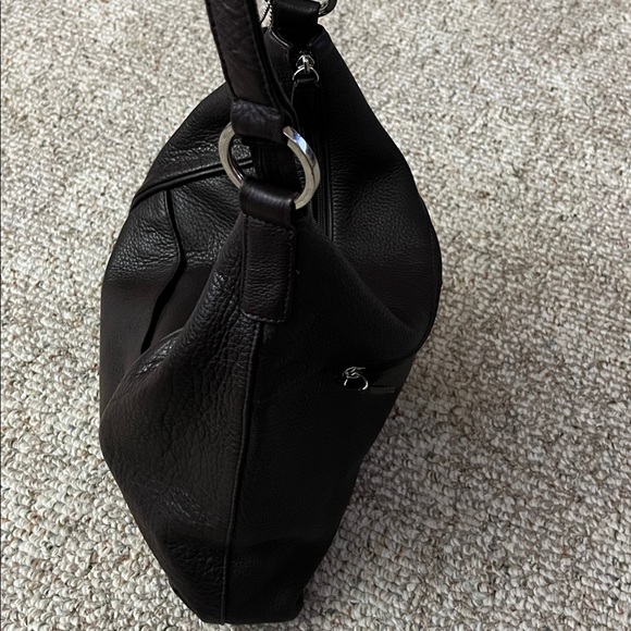 Elegant Genuine Leather Handbag - Picture 3 of 11